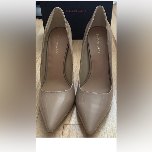 Maiden Lane Pointy Toe Pump Tan Size 9.5 With Box - Picture 8 of 8